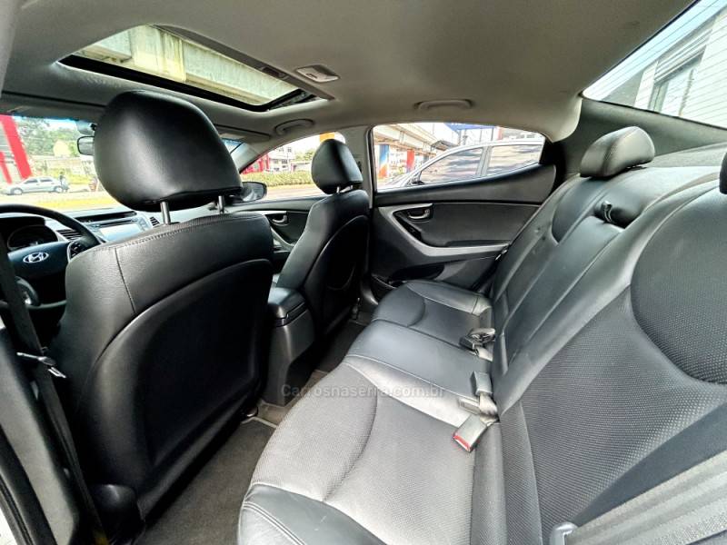 HYUNDAI - ELANTRA - 2015/2015 - Prata - R$ 75.900,00
