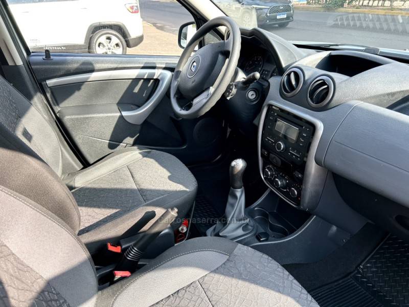 RENAULT - DUSTER - 2015/2015 - Branca - R$ 56.900,00