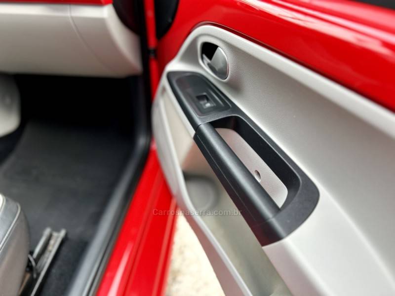 VOLKSWAGEN - UP - 2015/2015 - Vermelha - R$ 43.900,00