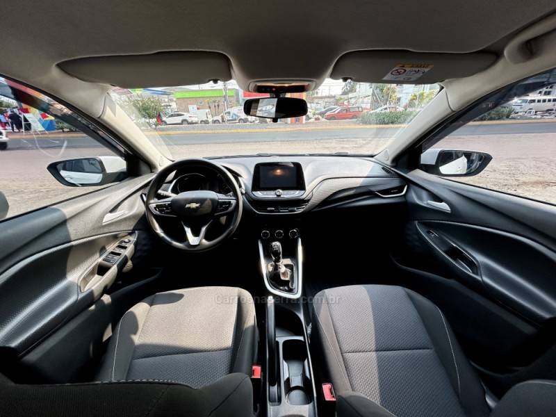 CHEVROLET - ONIX - 2023/2023 - Branca - R$ 74.900,00