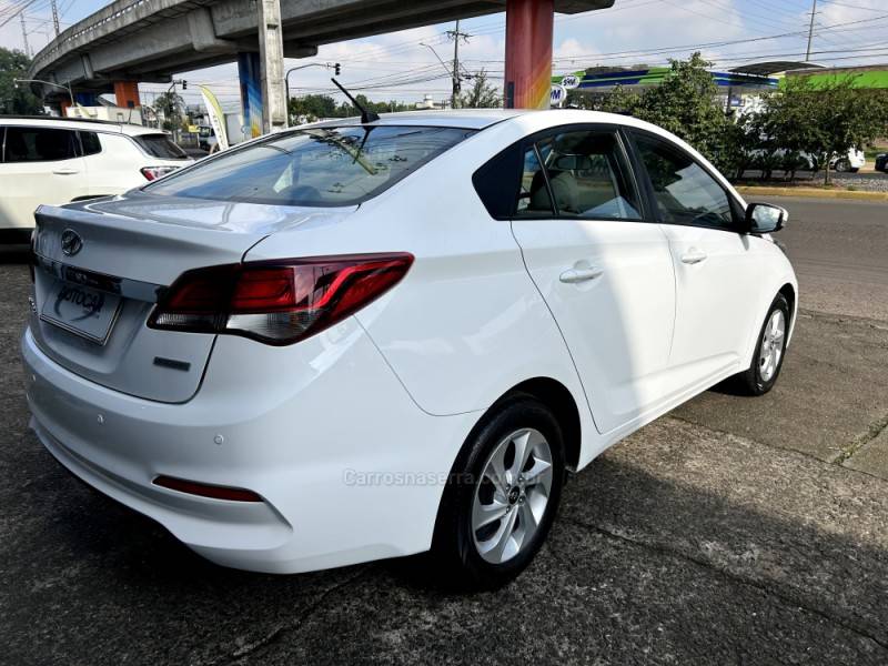 HYUNDAI - HB20S - 2018/2018 - Branca - R$ 69.900,00