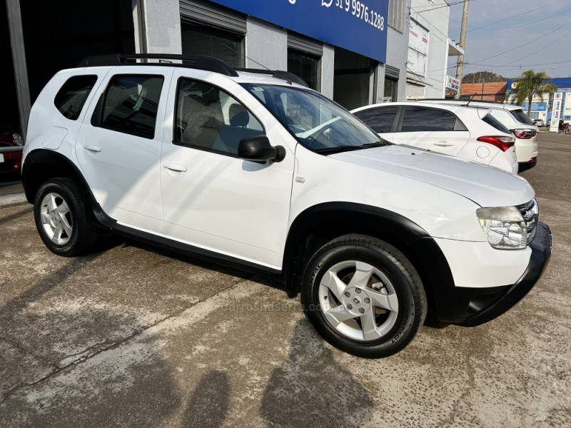 RENAULT - DUSTER - 2015/2015 - Branca - R$ 56.900,00