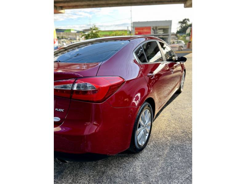 KIA MOTORS - CERATO - 2014/2014 - Vermelha - R$ 64.700,00
