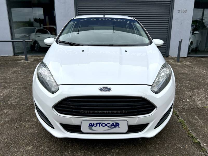FORD - FIESTA - 2015/2015 - Branca - R$ 45.900,00