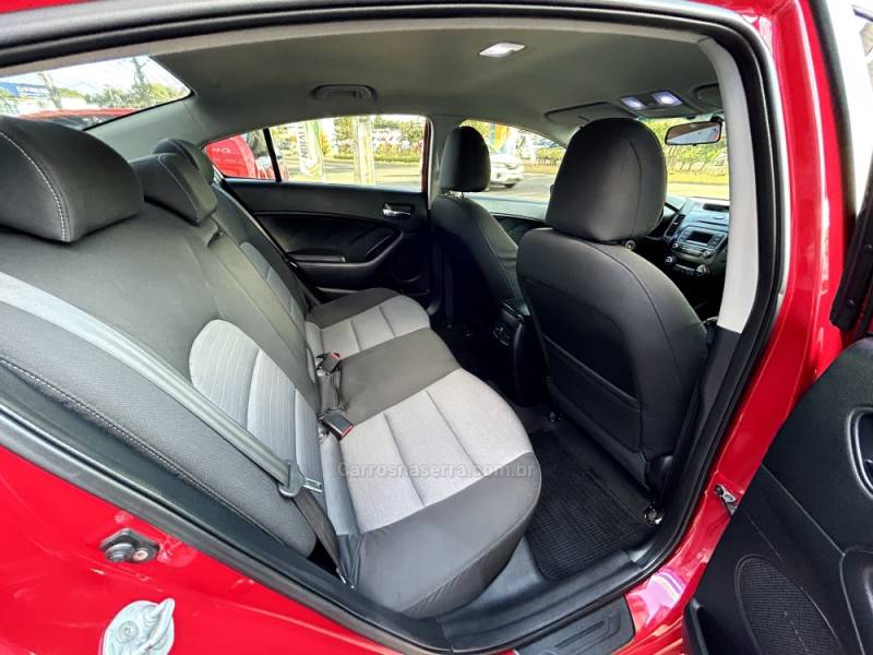 KIA MOTORS - CERATO - 2014/2014 - Vermelha - R$ 64.700,00