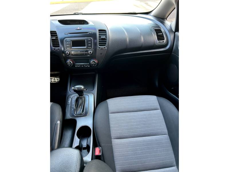KIA MOTORS - CERATO - 2014/2014 - Vermelha - R$ 64.700,00