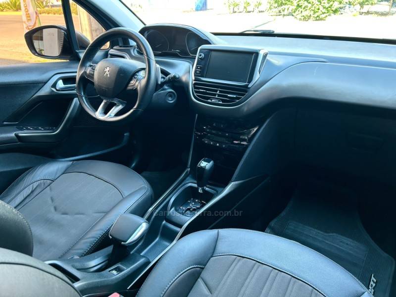 PEUGEOT - 2008 - 2017/2017 - Prata - R$ 62.900,00