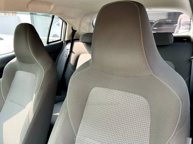 CHEVROLET - ONIX - 2023/2023 - Branca - R$ 74.900,00